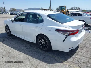 2021 Toyota Camry SE Nightshade with VIN 4T1G11AK8MU553894, listed as a IAAI auction lot 41847408 with 28,557 mi miles. Bid and sale history available at carsss.com. Image 3.
