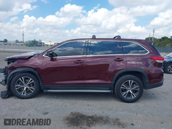 2019 Toyota Highlander LE z VIN 5TDZARFH5KS054593, wystawiony jako IAAI lot #41891885 z przebiegiem 131 351 mil mil oraz . Historia ofert i sprzedaży dostępna na DreamBid. Obrazek 15.