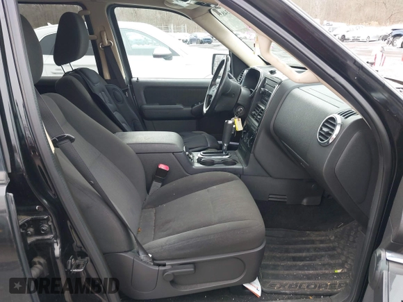 2010 Ford Explorer z VIN 1FMEU8DE5AUA85647, wystawiony jako IAAI lot #41534833 z przebiegiem 129 925 mil mil oraz . Historia ofert i sprzedaży dostępna na DreamBid. Obrazek 5.
