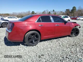 2013 Chrysler 300 C z VIN 2C3CCAET2DH556068, wystawiony jako Copart lot #47098345 z przebiegiem 134 872 mil mil oraz Szkoda całkowita • Salvage title. Historia ofert i sprzedaży dostępna na DreamBid. Obrazek 3.
