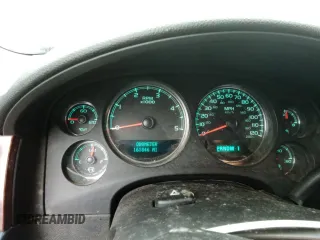 2008 GMC Sierra 2500HD SLT z VIN 1GTHK29618E181379, wystawiony jako Copart lot #78244454 z przebiegiem 161 846 mil mil oraz Szkoda całkowita • Salvage title. Historia ofert i sprzedaży dostępna na DreamBid. Obrazek 9.