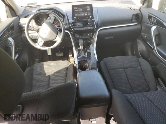 2024 Mitsubishi Eclipse Cross LE z VIN JA4ATVAA7RZ062742, wystawiony jako Copart lot #60561235 z przebiegiem 12 680 mil mil oraz Szkoda całkowita • Salvage title. Historia ofert i sprzedaży dostępna na DreamBid. Obrazek 8.