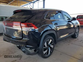 2024 Volkswagen Atlas SE z VIN 1V2WE2CA4RC257104, wystawiony jako Copart lot #57352095 z przebiegiem 7 189 mil mil oraz Szkoda całkowita • Salvage title. Historia ofert i sprzedaży dostępna na DreamBid. Obrazek 3.