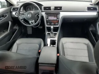 2012 Volkswagen Passat SE с VIN 1VWBH7A31CC107383, выставлен на аукционе Copart как лот 54706945 с пробегом 82 227 миль миль и Списание • Salvage title. История ставок и продаж доступна на DreamBid. Изображение 8.