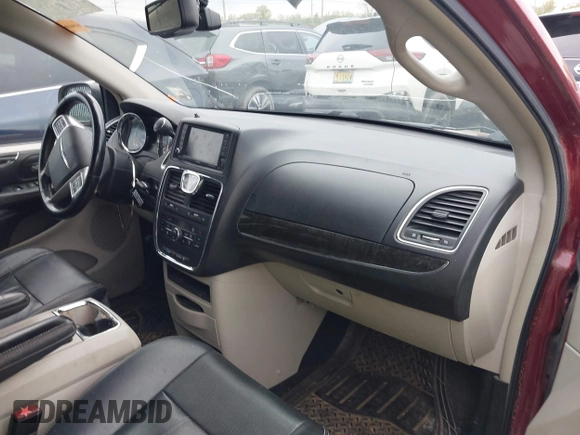 2015 Chrysler Town & Country Touring-L with VIN 2C4RC1CG6FR582911, listed as a IAAI auction lot 42117864 with 137,689 mi miles. Bid and sale history available at carsss.com. Image 5.