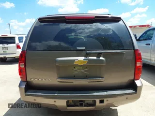 2013 Chevrolet Suburban LT with VIN 1GNSCJE03DR337592, listed as a IAAI auction lot 42101370 with 204,311 mi miles. Bid and sale history available at carsss.com. Image 16.