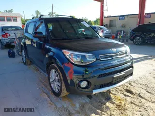 2017 Kia Soul + with VIN KNDJP3A55H7462679, listed as a IAAI auction lot 41985241 with 118,186 mi miles. Bid and sale history available at carsss.com. Image 1.