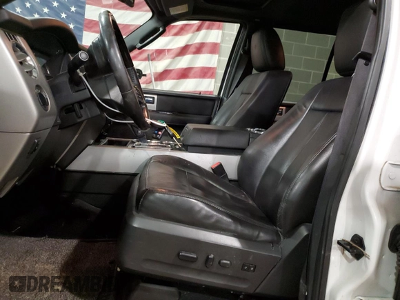 2014 Ford Expedition Limited с VIN 1FMJU2A56EEF28923, выставлен на аукционе Copart как лот 44313695 с пробегом 203 840 миль миль и Списание • Salvage title. История ставок и продаж доступна на DreamBid. Изображение 7.