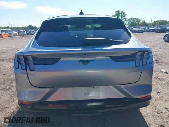 2021 Ford Mustang Mach-E Premium z VIN 3FMTK3SU7MMA02271, wystawiony jako IAAI lot #42072602 z przebiegiem 61 526 mil mil oraz . Historia ofert i sprzedaży dostępna na DreamBid. Obrazek 17.