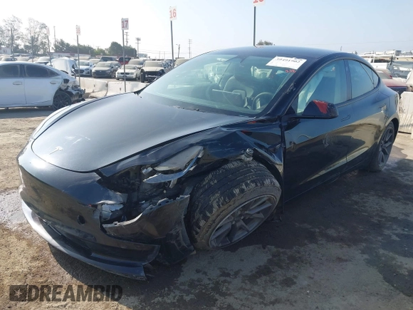 2023 Tesla Model 3 z VIN 5YJ3E1EA0PF680287, wystawiony jako IAAI lot #39491902 z przebiegiem 12 480 mil mil oraz . Historia ofert i sprzedaży dostępna na DreamBid. Obrazek 2.