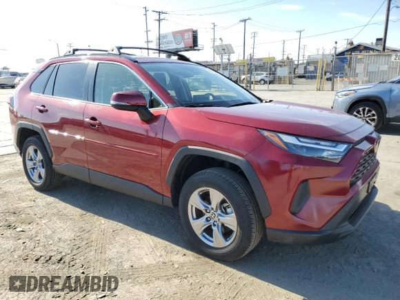 2023 Toyota RAV4 XLE z VIN JTMW1RFV0PD100231, wystawiony jako Copart lot #64131415 z przebiegiem 8 452 mil mil oraz Szkoda całkowita • Salvage title. Historia ofert i sprzedaży dostępna na DreamBid. Obrazek 4.