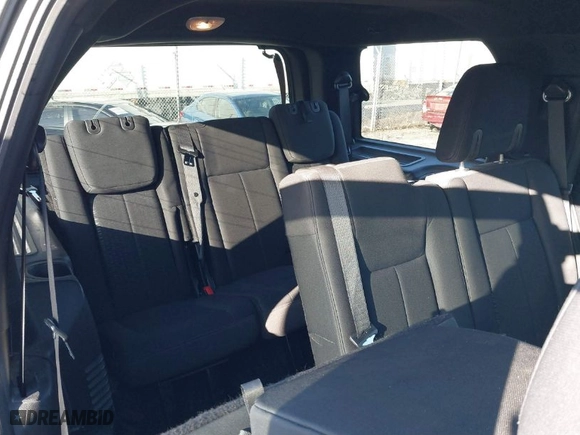 2017 Ford Expedition XLT with VIN 1FMJU1JT6HEA73634, listed as a IAAI auction lot 41847439 with 215,783 mi miles. Bid and sale history available at carsss.com. Image 8.