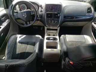 2018 Dodge Grand Caravan SXT z VIN 2C4RDGCG8JR249568, wystawiony jako Copart lot #55270675 z przebiegiem 146 666 mil mil oraz Szkoda całkowita • Salvage title. Historia ofert i sprzedaży dostępna na DreamBid. Obrazek 8.