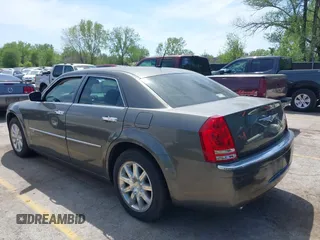 2008 Chrysler 300 C Hemi with VIN 2C3LA63H18H172015, listed as a IAAI auction lot 42055764 with 130,915 mi miles. Bid and sale history available at carsss.com. Image 3.