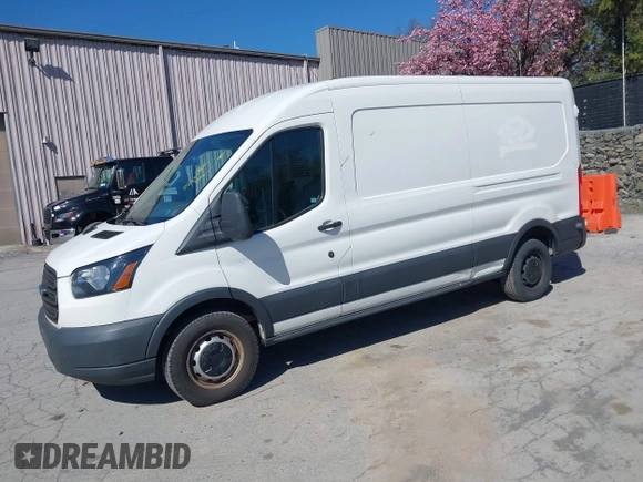 2018 Ford Transit z VIN 1FTYR2CM1JKB39451, wystawiony jako IAAI lot #42150658 z przebiegiem 77 688 mil mil oraz . Historia ofert i sprzedaży dostępna na DreamBid. Obrazek 19.