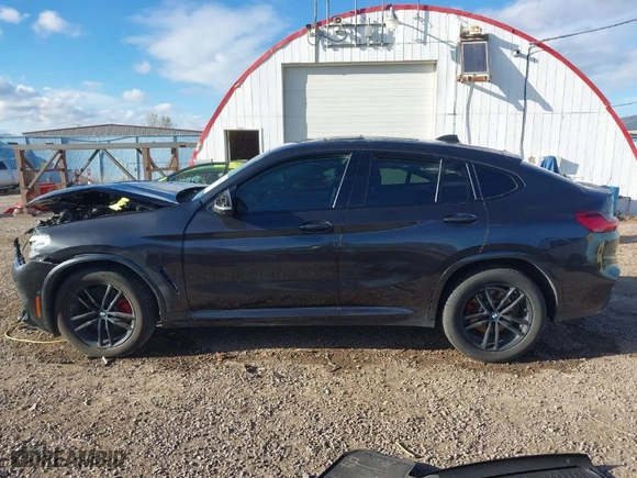 2020 BMW X4 xDrive30i with VIN 5UX2V1C0XL9C12322, listed as a IAAI auction lot 40702831 with 1 mi miles. Bid and sale history available at carsss.com. Image 14.