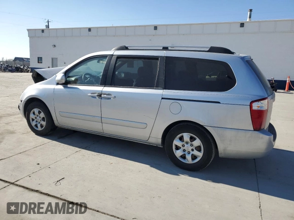 2008 Kia Sedona LX with VIN KNDMB233286244304, listed as a Copart auction lot 43228595 with 233,940 mi miles and Salvage Title. Bid and sale history available at DreamBid. Image 2.