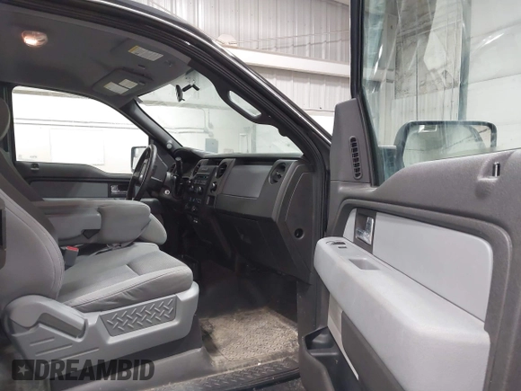 2014 Ford F-150 XL with VIN 1FTFX1EF6EKG50925, listed as a IAAI auction lot 41580247 with 84,301 mi miles. Bid and sale history available at carsss.com. Image 5.