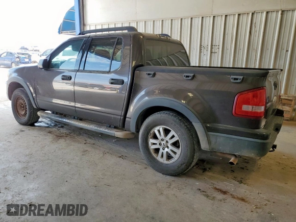 2007 Ford Explorer Sport Trac XLT z VIN 1FMEU31K57UA64013, wystawiony jako Copart lot #57179715 z przebiegiem 268 877 mil mil oraz Czysty tytuł • Clean title. Historia ofert i sprzedaży dostępna na DreamBid. Obrazek 2.