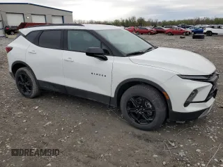 2024 Chevrolet Blazer LT z VIN 3GNKBCR4XRS207521, wystawiony jako Copart lot #51291885 z przebiegiem 20 953 mil mil oraz Szkoda całkowita • Salvage title. Historia ofert i sprzedaży dostępna na DreamBid. Obrazek 4.