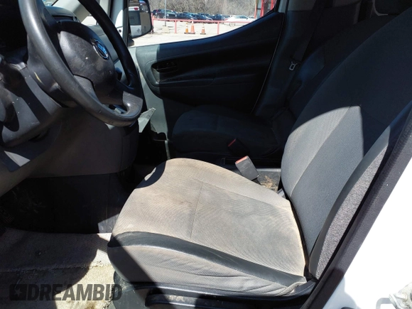 2017 Nissan NV200 S z VIN 3N6CM0KN1HK718121, wystawiony jako IAAI lot #41750406 z przebiegiem 95 249 mil mil oraz . Historia ofert i sprzedaży dostępna na DreamBid. Obrazek 5.
