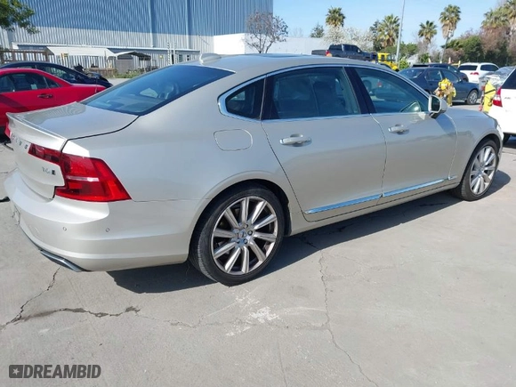 2018 Volvo S90 Inscription with VIN LVY992MLXJP004376, listed as a IAAI auction lot 41850741 with 50,164 mi miles. Bid and sale history available at carsss.com. Image 4.