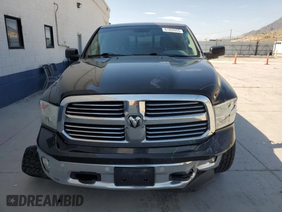2015 Ram 1500 Big Horn z VIN 1C6RR7LT7FS528456, wystawiony jako Copart lot #61002655 z przebiegiem 111 419 mil mil oraz Szkoda całkowita • Salvage title. Historia ofert i sprzedaży dostępna na DreamBid. Obrazek 5.