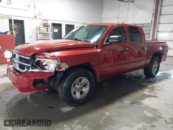 2008 Dodge Dakota SLT z VIN 1D7HW48N38S542692, wystawiony jako IAAI lot #41554521 z przebiegiem 166 482 mil mil oraz . Historia ofert i sprzedaży dostępna na DreamBid. Obrazek 2.