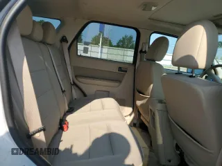 2012 Ford Escape XLT z VIN 1FMCU9DG8CKA54454, wystawiony jako Copart lot #63661675 z przebiegiem 123 759 mil mil oraz Czysty tytuł • Clean title. Historia ofert i sprzedaży dostępna na DreamBid. Obrazek 11.