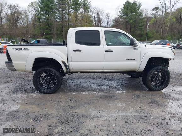 2007 Toyota Tacoma with VIN 3TMLU42N37M011017, listed as a IAAI auction lot 41949797 with 227,638 mi miles. Bid and sale history available at carsss.com. Image 13.