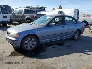 2003 BMW 3 Series 325i with VIN WBAAZ33413PH34071, listed as a Copart auction lot 78756194 with 136,117 mi miles and Clean Title. Bid and sale history available at carsss.com. Image 1.