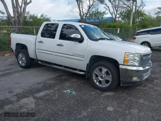 2012 Chevrolet Silverado 1500 LT with VIN 3GCPCSE03CG222445, listed as a IAAI auction lot 41217503 with 229,097 mi miles. Bid and sale history available at carsss.com. Image 1.