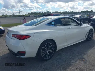 2020 Infiniti Q60 Luxe with VIN JN1EV7EK2LM340406, listed as a IAAI auction lot 41641294 with 35,239 mi miles and . Bid and sale history available at carsss.com. Image 4.