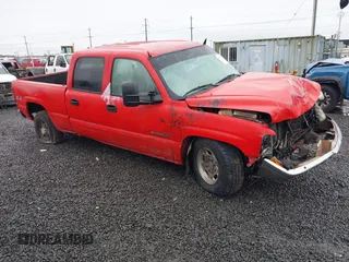 2002 Chevrolet Silverado 2500HD LS with VIN 1GCHK23GX2F159741, listed as a IAAI auction lot 41481073 with 252,179 mi miles. Bid and sale history available at carsss.com. Image 1.
