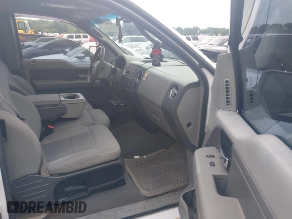 2007 Ford F-150 XLT z VIN 1FTPX14V57NA22062, wystawiony jako IAAI lot #42647901 z przebiegiem 159 882 mil mil oraz . Historia ofert i sprzedaży dostępna na DreamBid. Obrazek 5.