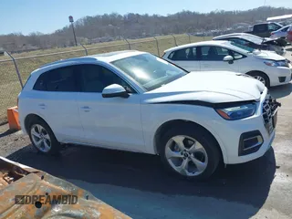 2021 Audi Q5 Premium Plus with VIN WA1BAAFYXM2050143, listed as a IAAI auction lot 41724418 with 60,638 mi miles. Bid and sale history available at carsss.com. Image 13.
