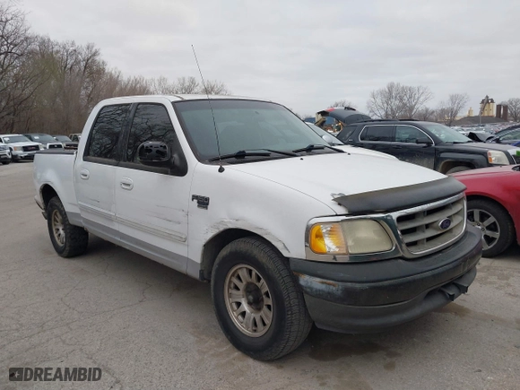 2001 Ford F-150 SuperCrew XLT with VIN 1FTRW07L61KB49220, listed as a IAAI auction lot 41826223 with 281,547 mi miles. Bid and sale history available at carsss.com. Image 1.