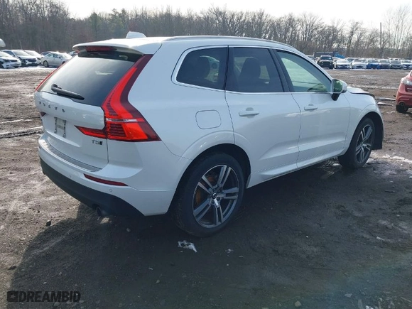2021 Volvo XC60 Momentum with VIN YV4102RK5M1819426, listed as a IAAI auction lot 41127988 with NaN miles. Bid and sale history available at carsss.com. Image 4.