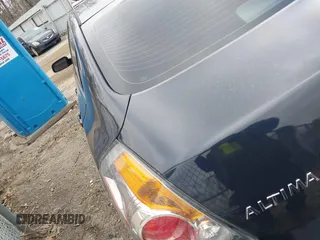 2010 Nissan Altima S with VIN 1N4AL2AP1AN525176, listed as a IAAI auction lot 41627592 with 121,026 mi miles and . Bid and sale history available at DreamBid. Image 3.