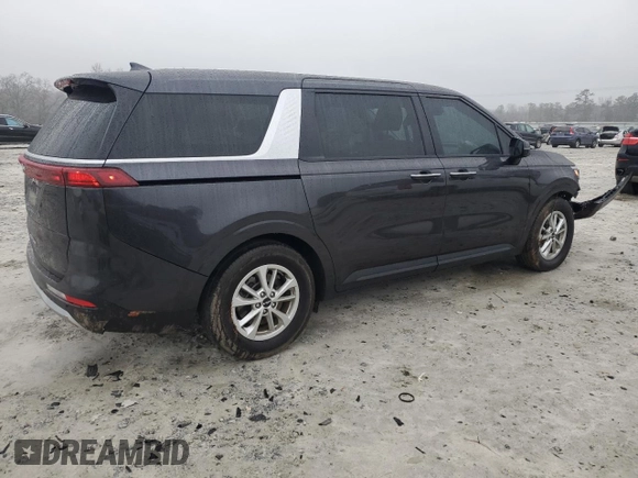 2024 Kia Carnival LX with VIN KNDNB4H35R6325775, listed as a Copart auction lot 44933695 with 20,996 mi miles and Salvage Title. Bid and sale history available at carsss.com. Image 3.