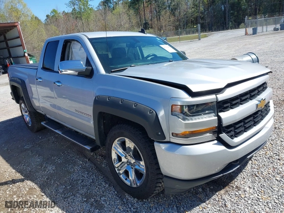 2018 Chevrolet Silverado 1500 Custom with VIN 1GCRCPEC3JZ117322, listed as a IAAI auction lot 41719888 with 173,623 mi miles. Bid and sale history available at carsss.com. Image 1.