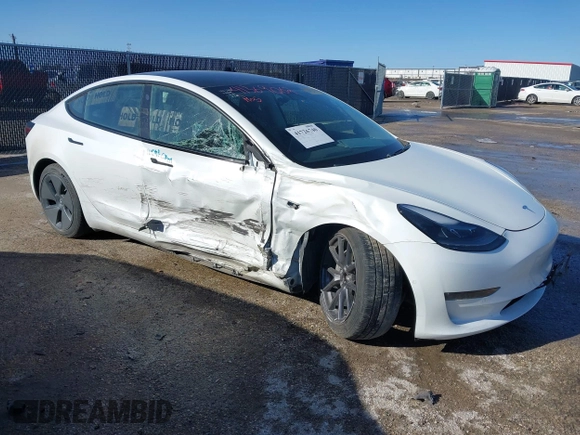 2021 Tesla Model 3 Long Range with VIN 5YJ3E1EB0MF992792, listed as a IAAI auction lot 41726740 with 33,507 mi miles. Bid and sale history available at carsss.com. Image 1.