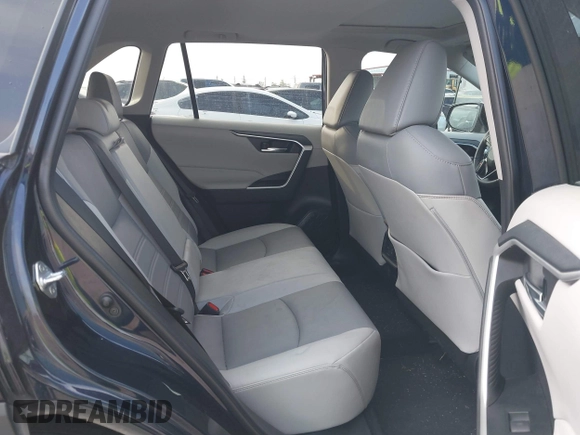 2022 Toyota RAV4 XLE Premium с VIN 2T3C1RFV5NW211019, выставлен на аукционе IAAI как лот 42130420 с пробегом 52 097 миль миль и . История ставок и продаж доступна на DreamBid. Изображение 8.