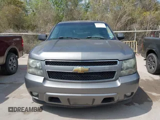 2007 Chevrolet Suburban LT with VIN 1GNFC16017R254537, listed as a IAAI auction lot 41875462 with 150,579 mi miles. Bid and sale history available at carsss.com. Image 13.