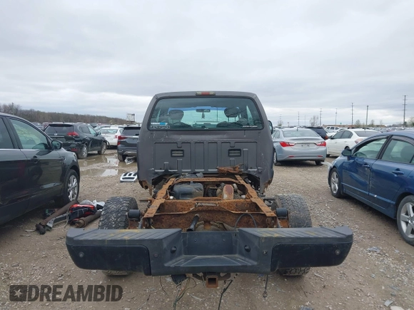 2003 Ford Super Duty F-250 XL with VIN 1FTNX21F33EA47739, listed as a IAAI auction lot 41914651 with 300,398 mi miles. Bid and sale history available at carsss.com. Image 17.