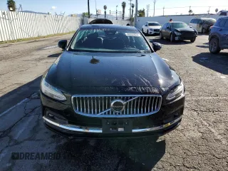2023 Volvo S90 Plus z VIN LVY062MN0PP351307, wystawiony jako Copart lot #40932624 z przebiegiem 6 018 mil mil oraz . Historia ofert i sprzedaży dostępna na DreamBid. Obrazek 5.