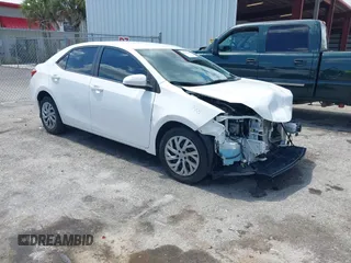 2018 Toyota Corolla L z VIN 2T1BURHE5JC049431, wystawiony jako IAAI lot #41876246 z przebiegiem 43 854 mil mil oraz . Historia ofert i sprzedaży dostępna na DreamBid. Obrazek 1.