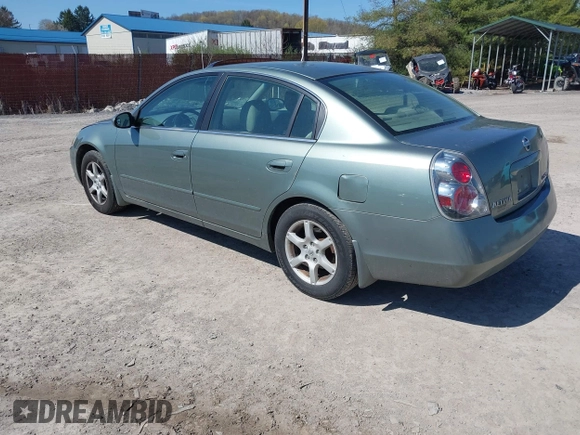 2006 Nissan Altima 2.5 S with VIN 1N4AL11D16C152112, listed as a IAAI auction lot 42048500 with 166,384 mi miles. Bid and sale history available at carsss.com. Image 3.