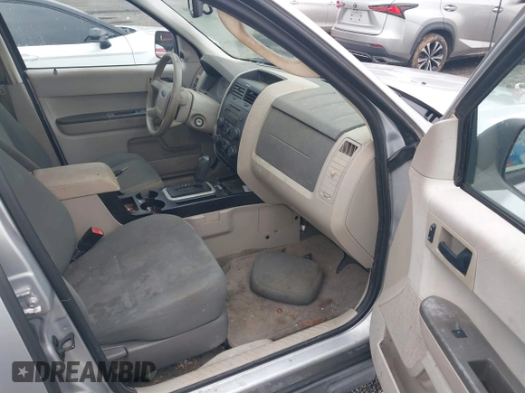 2011 Ford Escape XLS с VIN 1FMCU0C73BKB19965, выставлен на аукционе IAAI как лот 42669153 с пробегом 183 982 миль миль и . История ставок и продаж доступна на DreamBid. Изображение 5.