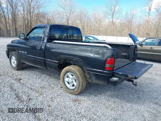 2001 Dodge 1500 z VIN 1B7HC16Y61S790892, wystawiony jako IAAI lot #41672516 z przebiegiem 204 495 mil mil oraz . Historia ofert i sprzedaży dostępna na DreamBid. Obrazek 3.